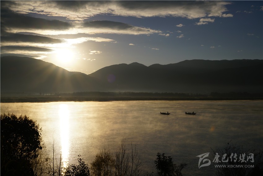 拼搏展風采 光影頌華章