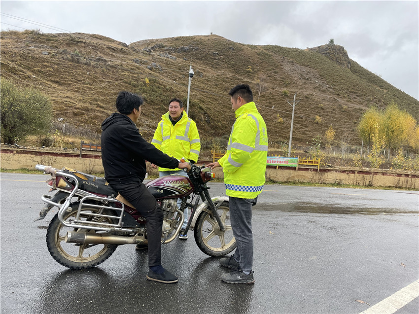 圖為勸導員向.jpg